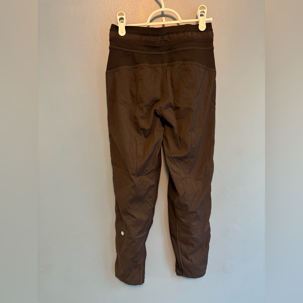 Lululemon Dance Studio Mid-Rise Crop 25" Size 2 - Picture 5 of 10